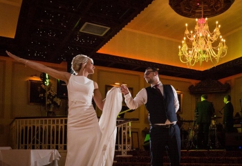 We are absolutely delighted to receive these stunning Photos of Beverly & Andrew Wedding First Dance. We would like to congratulate you both again as the new Mr & Mrs.